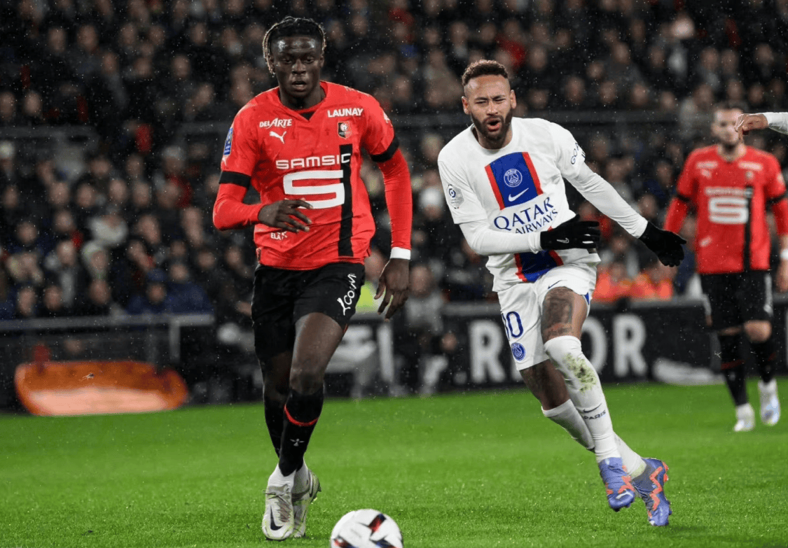 英雄联盟-关于今晨国王杯焦点战，巴黎圣日耳曼完成体检，态度坚定，团队化学反应显著的信息