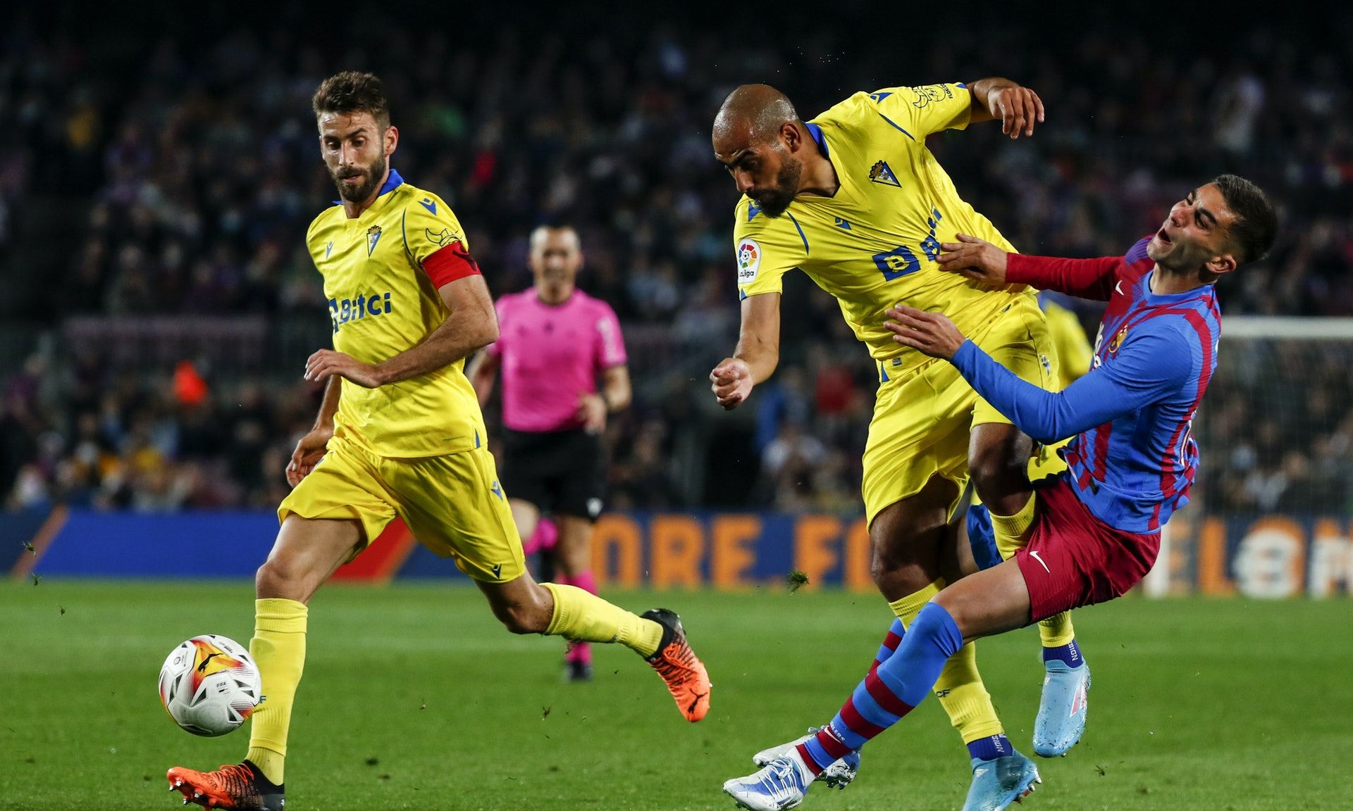 lol视频攻略-包含集结日欧联传出新动向，巴塞罗那造点机会，管理层表态：目标明确，控场能力受关注的词条