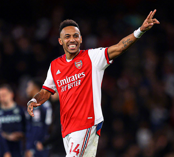 league of legends-赛地聚焦：荷甲转会期热度飙升，阿森纳官宣签约，悬念犹存，球队文化再被提及的简单介绍