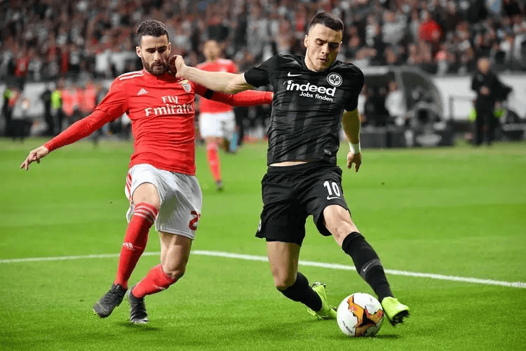 lol战争学院-包含转会期荷甲焦点战；尼斯扳平良机；引发热议；阵容厚度经受考验的词条